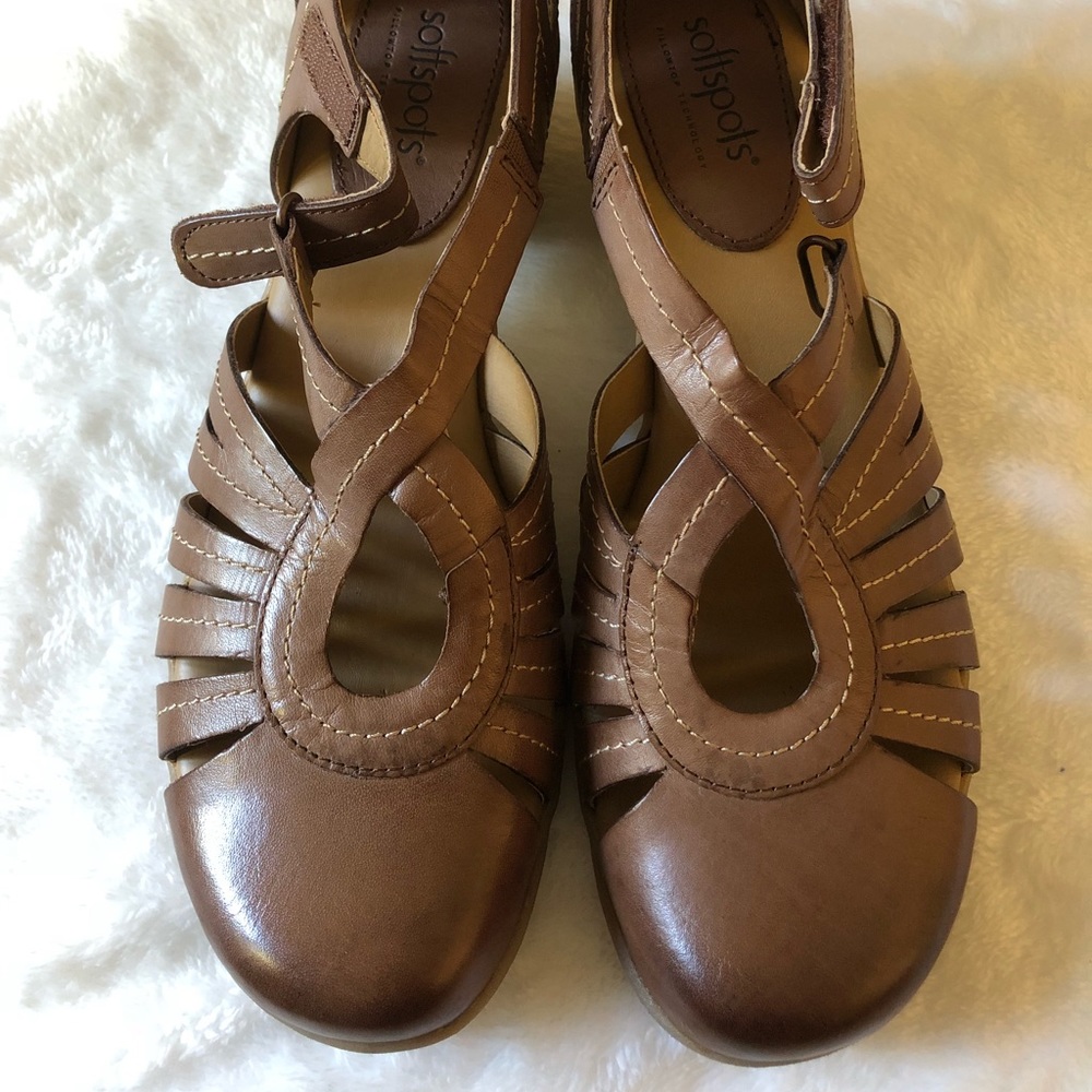Softspots Sally Cutout Pump - BRAND NEW